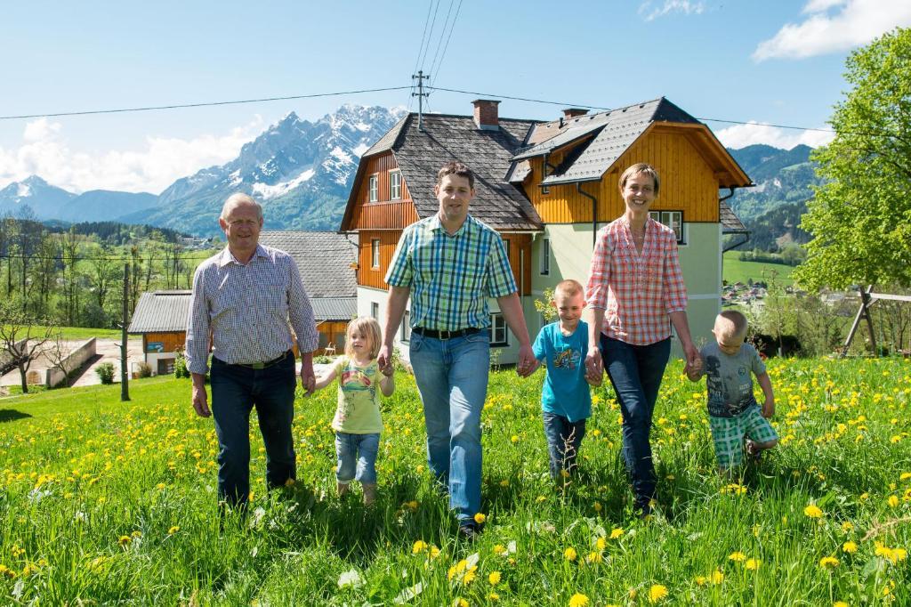 Вілла Huettstaedterhof Familie Poetsch Айген-ім-Енсталь Екстер'єр фото